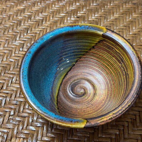 Molatore Pottery Washington Multicolor Handcrafted Stoneware Pottery Bowl - Picture 2 of 8